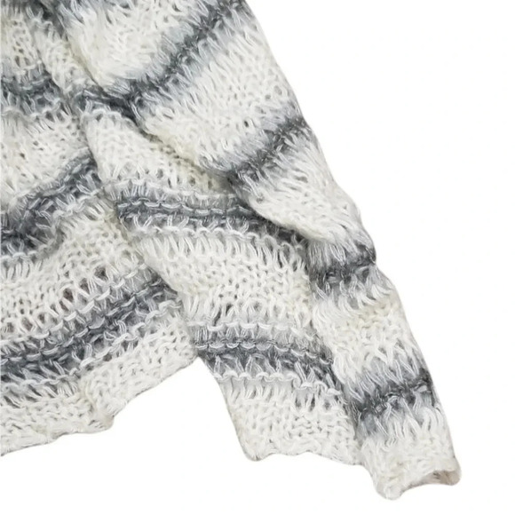 American Eagle Striped Acrylic Scarf - Picture 3 of 4